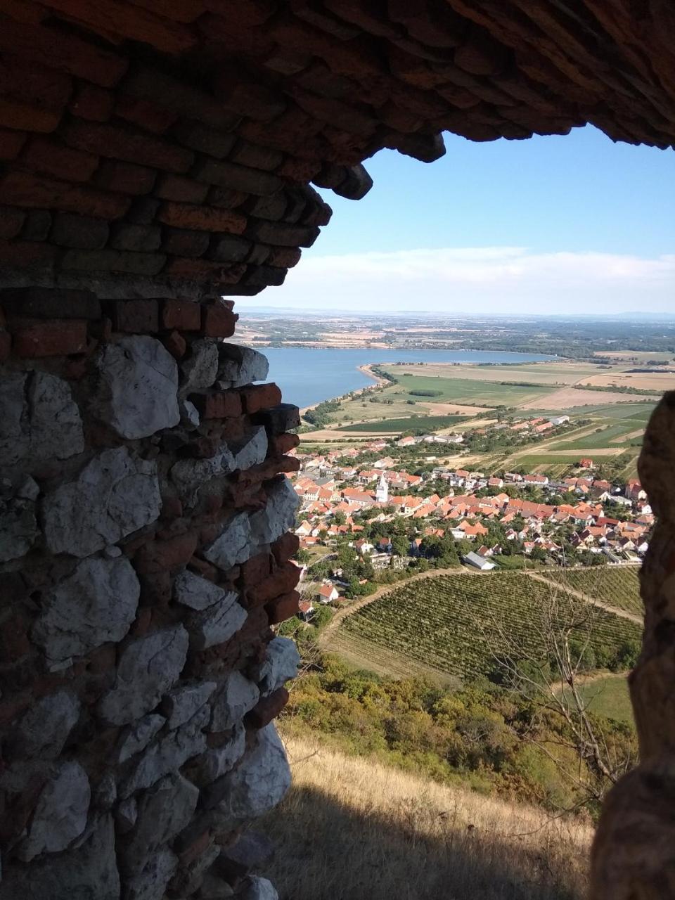 Ferienwohnung Penzion U Jezu - Ubytovani Pasohlávky Exterior foto